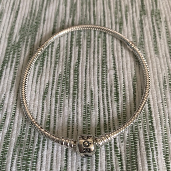 Brand new Pandora bracelet - Picture 3 of 4